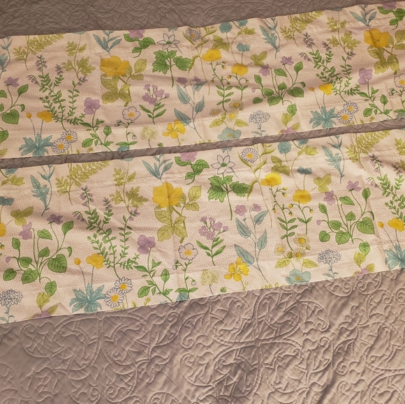 Vtg Adrienne Vittadini sham & 2 window valances - Picture 6 of 7